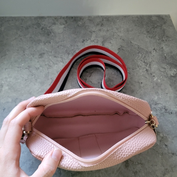 NWOT Bumble Bee Crossbody Pink Bag - Picture 6 of 8